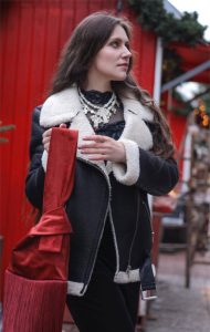 PROFILPIC- ©Jenet Bonishi